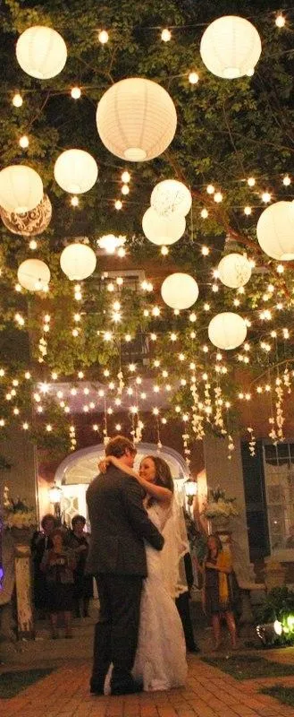 36 Inch White Parallel Ribbing Jumbo Paper Lantern